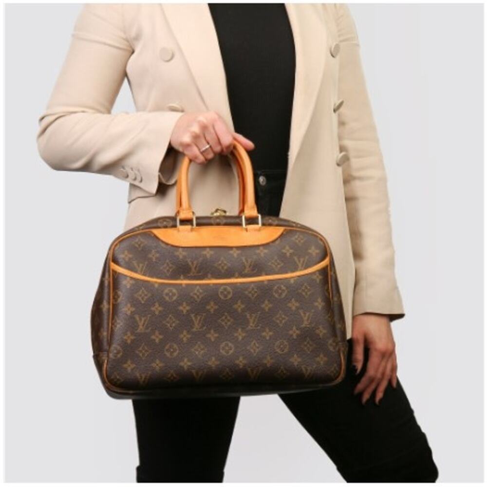 ⭐🔥AUTHENTIC🔥⭐Louis Vuitton Deauville Hand Bag